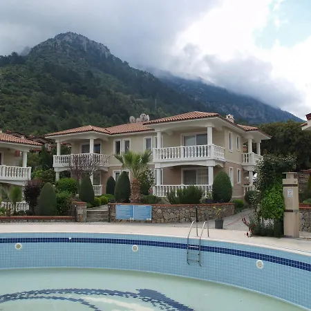 Newly Refurbished Top Floor Apartment, Near To Beach Lejlighed