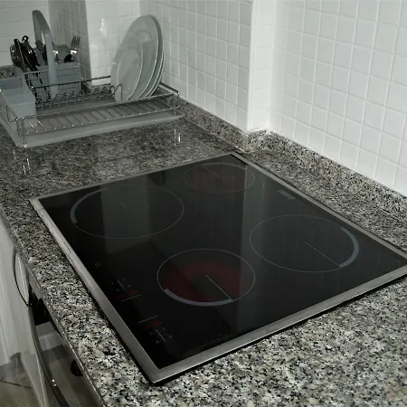 Apartamento Newly Refurbished Top Floor Apartment, Near To Beach *