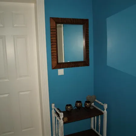 Newly Refurbished Top Floor Apartment, Near To Beach 公寓 *